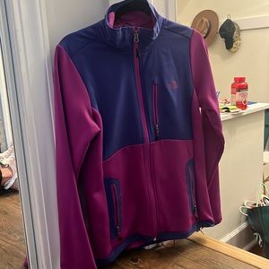 North Face Women’s Full Zip Size Small